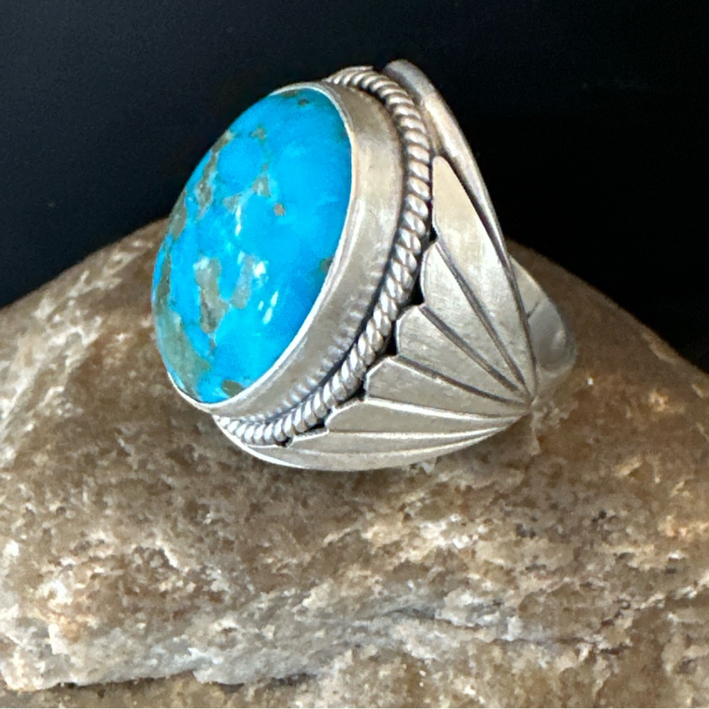 Beautiful Blue Kingman Turquoise Sterling Silver Sz 11 18796